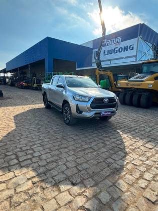 TOYOTA HILUX 2.8 D-4D TURBO DIESEL CD SRV 4X4 AUTOMÁTICO